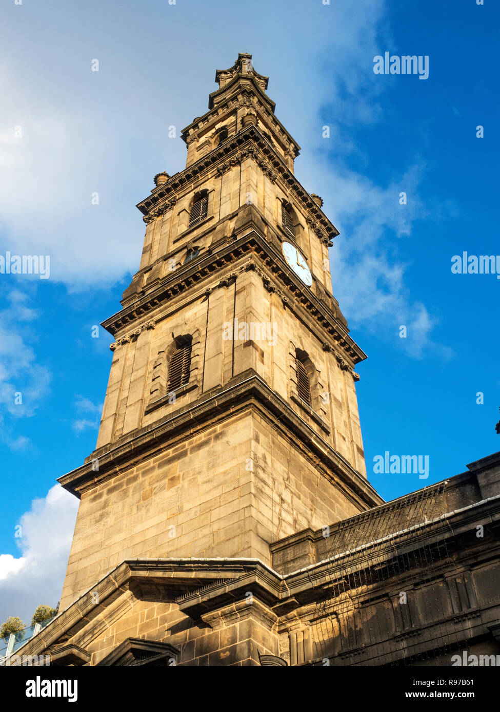 Chiesa della Santa Trinità Steeple Boar Lane Leeds West Yorkshire Inghilterra Foto Stock