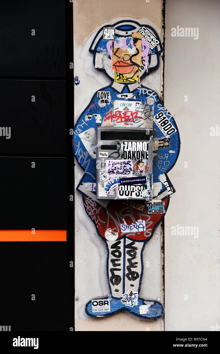 Letter Box - Rue des Martyrs - Paris 9 - Francia Foto Stock