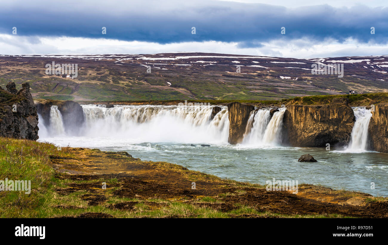 Le cascate di Goðafoss nel nord dell'Islanda, l'Europa. Foto Stock