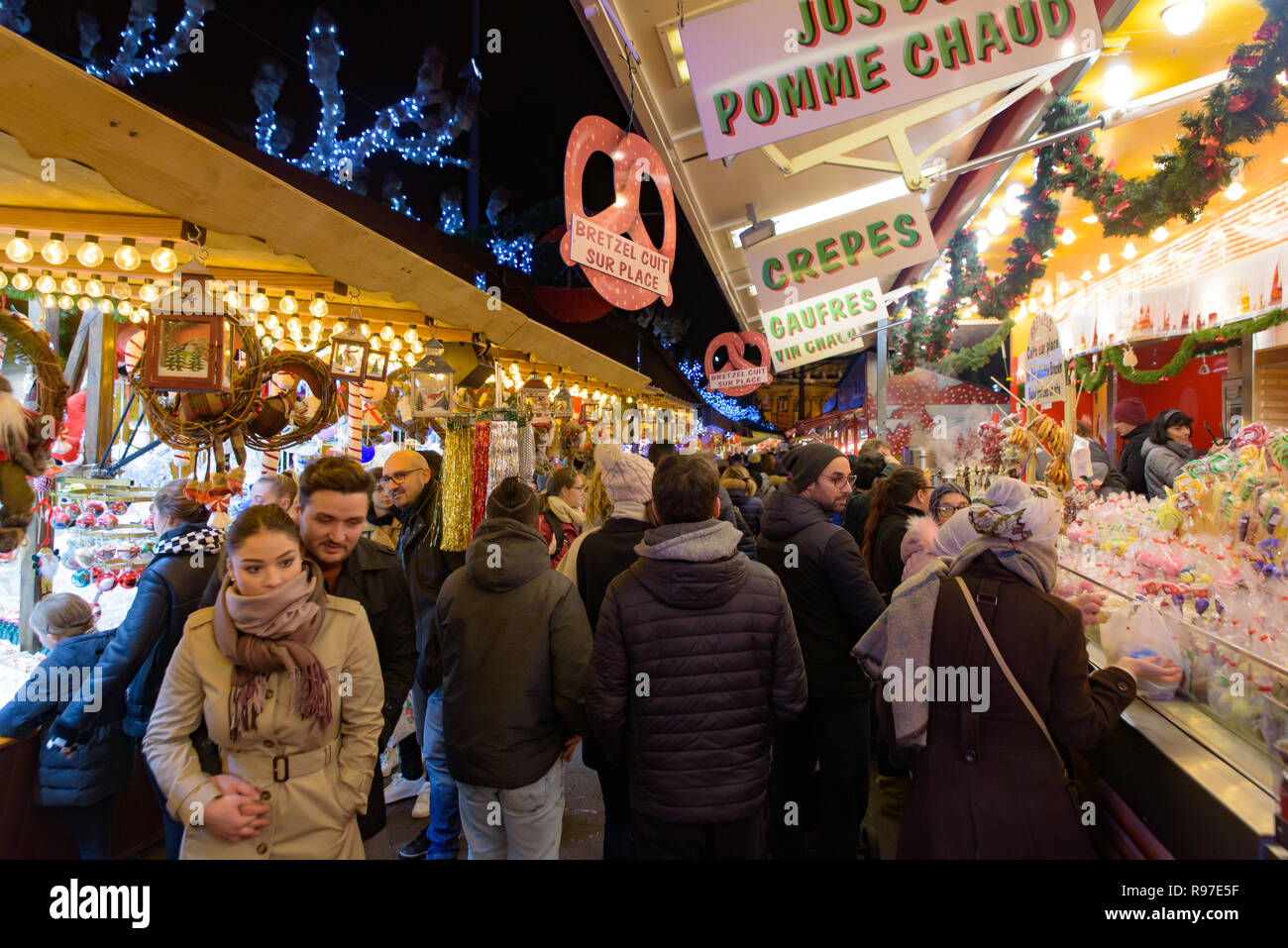 2018 Mercatino di Natale a Strasburgo, capitale de Noel in Alsazia, Francia Foto Stock