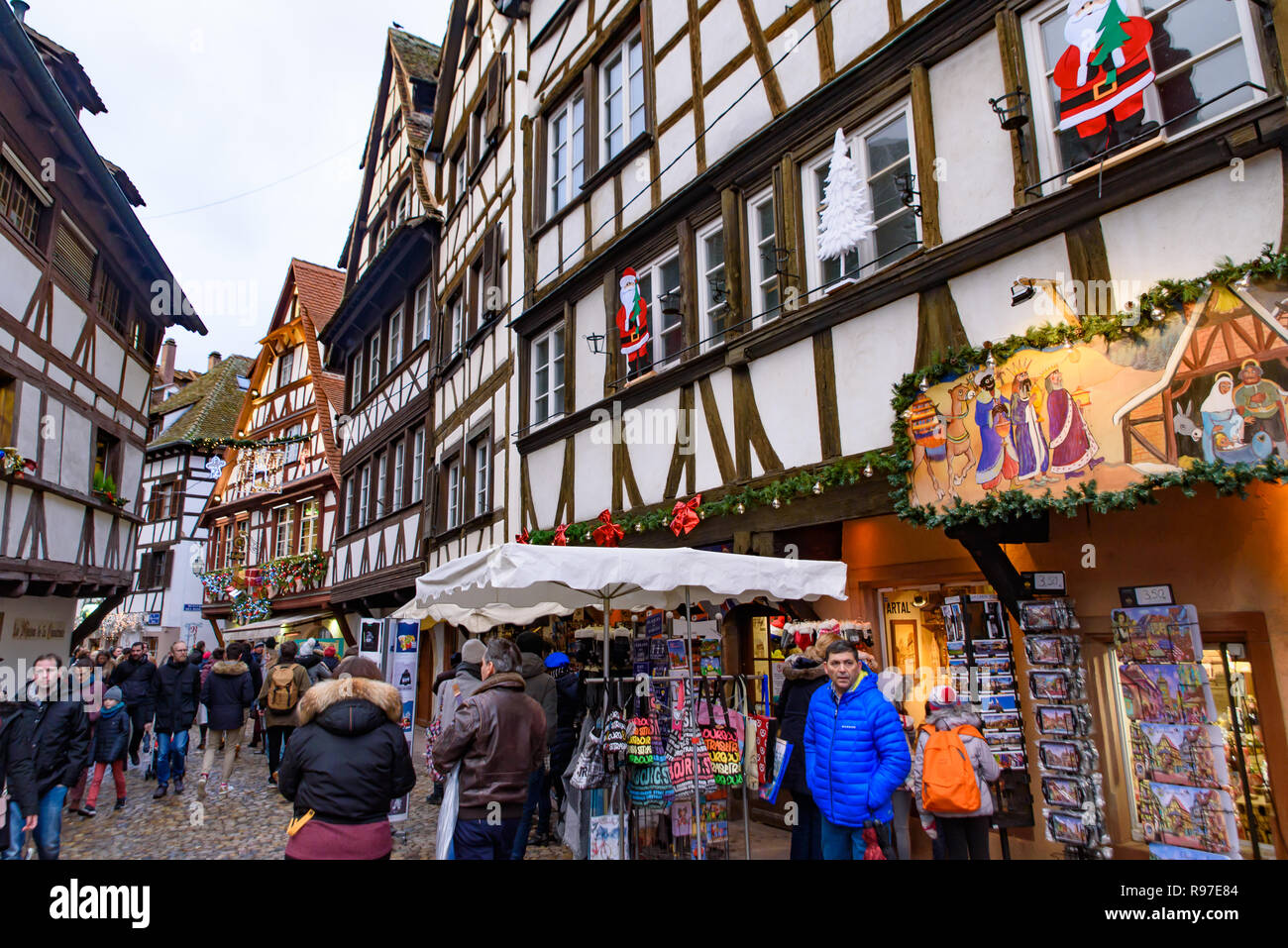 2018 Mercatino di Natale a Strasburgo, capitale de Noel in Alsazia, Francia Foto Stock