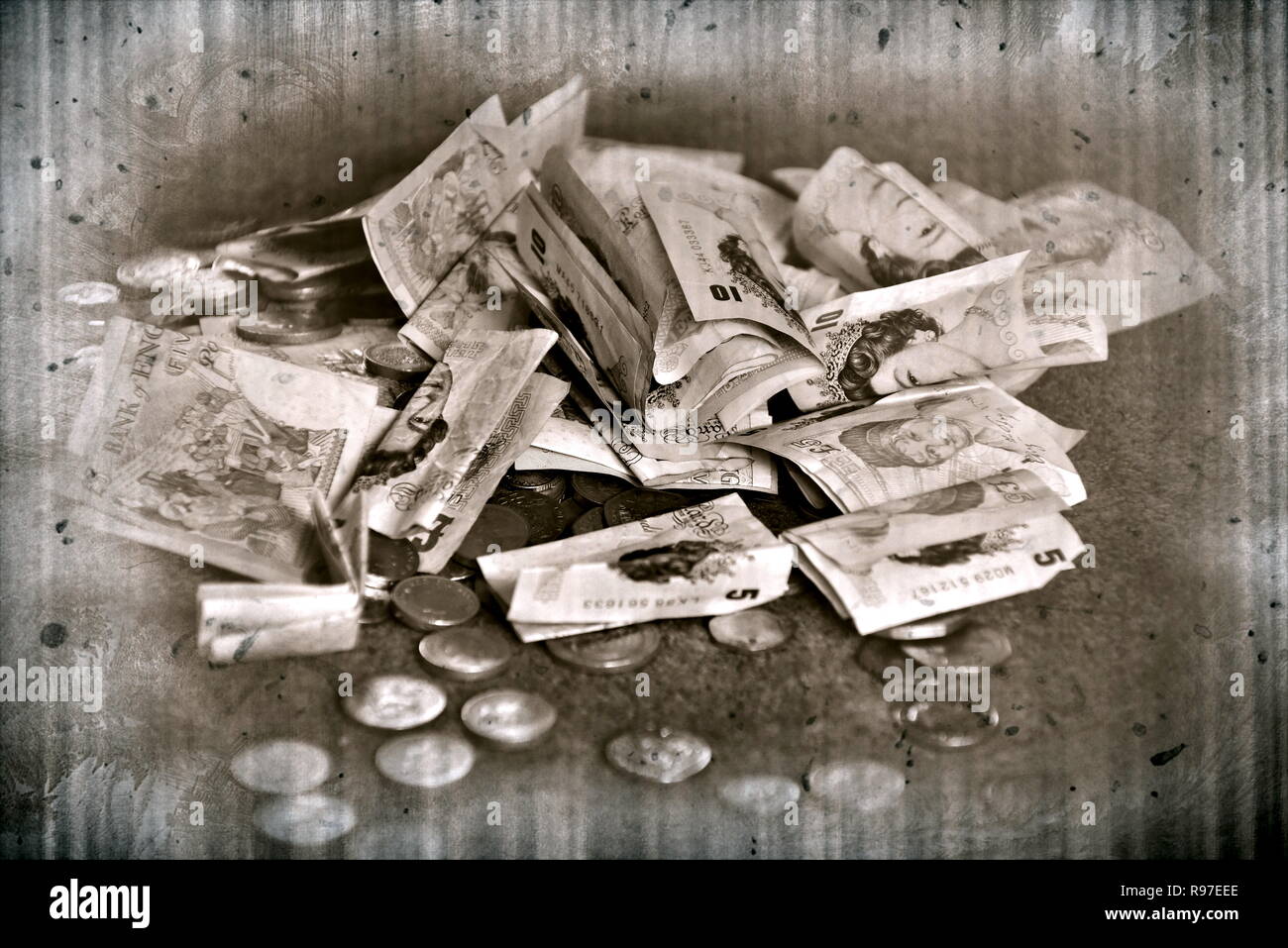 Foto di sterline britanniche dopo l'apertura della scatola di denaro Foto Stock