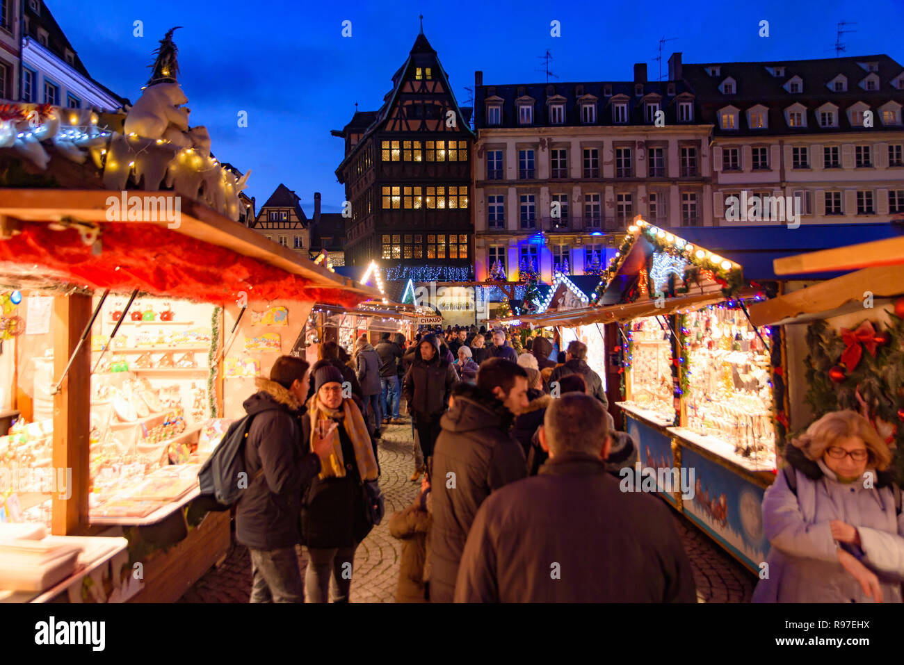 2018 Mercatino di Natale a Strasburgo, capitale de Noel in Alsazia, Francia Foto Stock