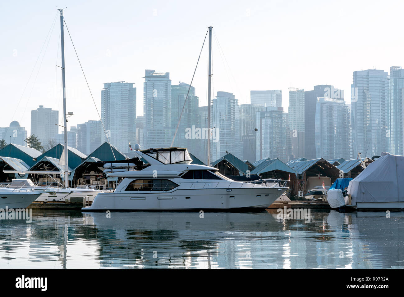 Stanley Park Yacht Club con vista del centro cittadino di Vancouver - British Columbia, Canada Foto Stock