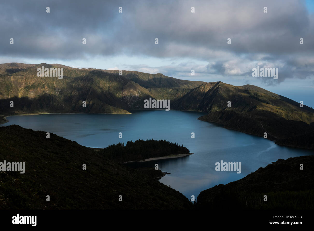 São Miguel, Açores, Portogallo - 24 Aprile 2018: Lagoa do Fogo Foto Stock