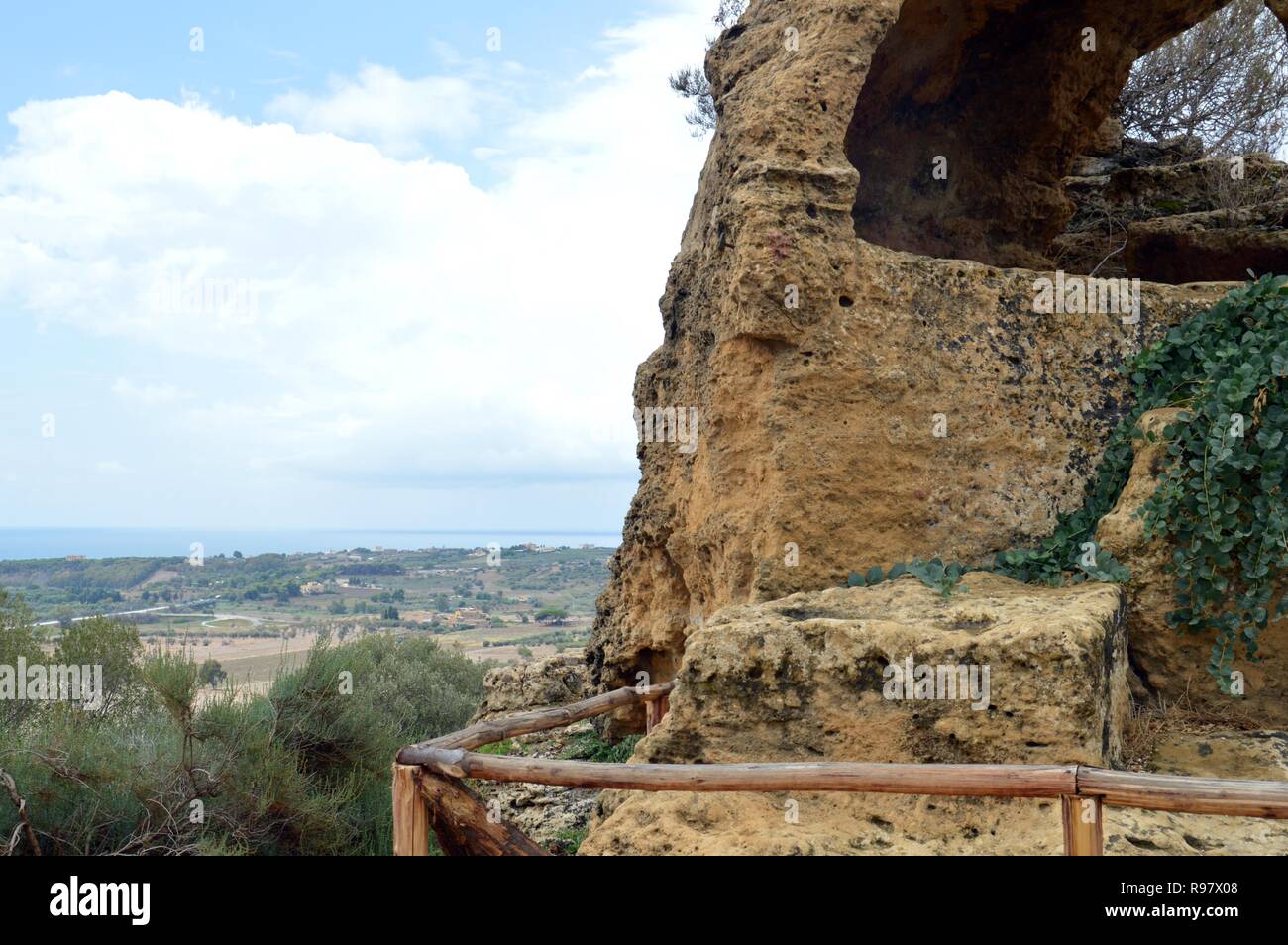 La Valle dei Templi di Agrigento (Italia) Foto Stock