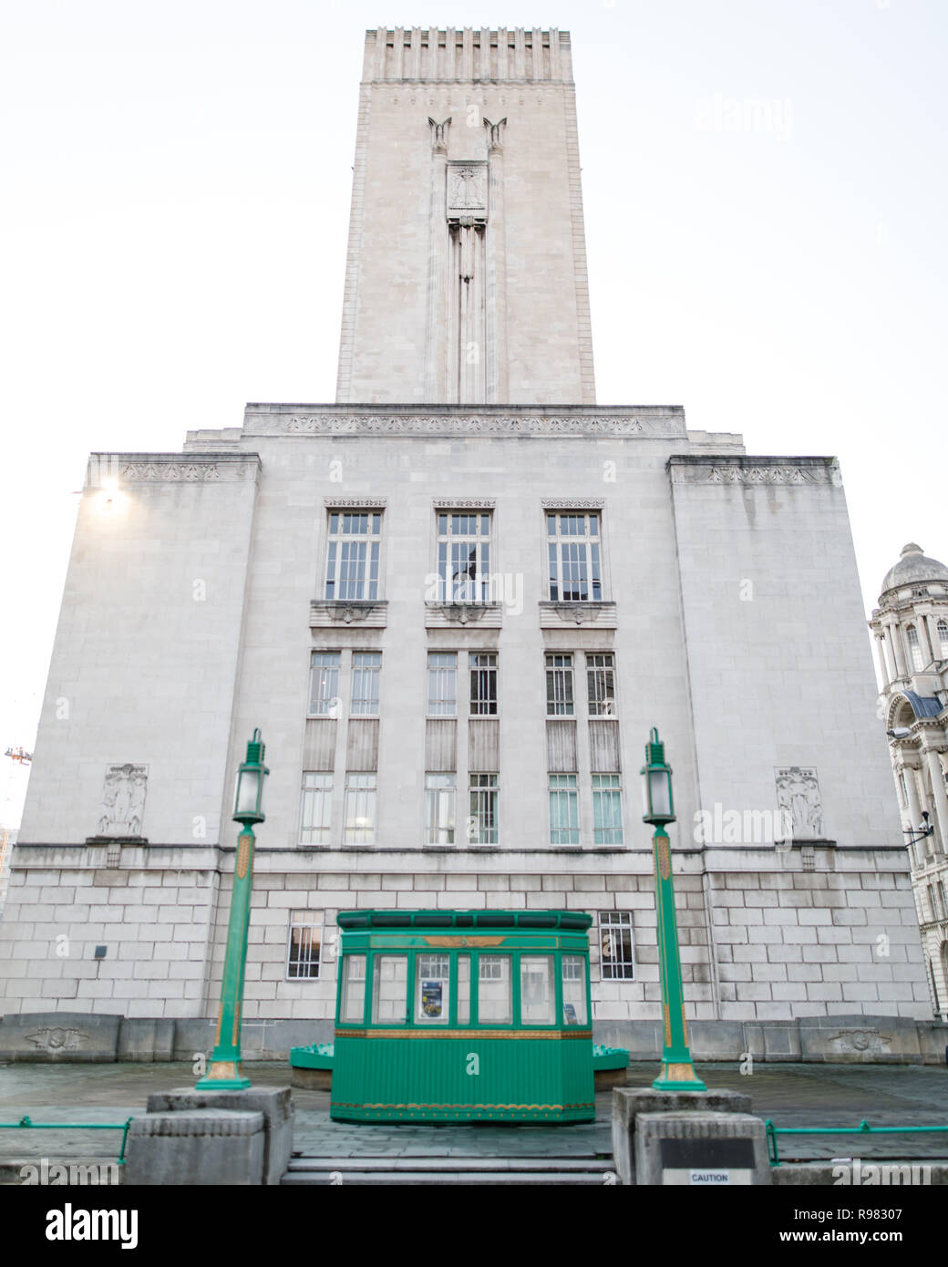 Edificio in Liverpool vicino al lungomare, Regno Unito Foto Stock