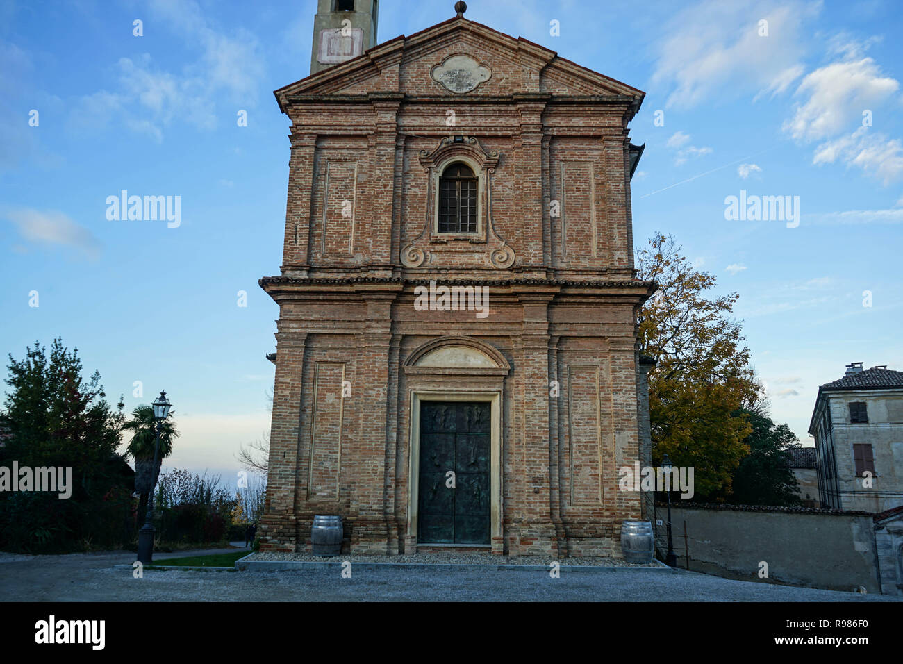 Chiesa di Sant'Agostino a Monforte d'Alba, Italia Foto Stock
