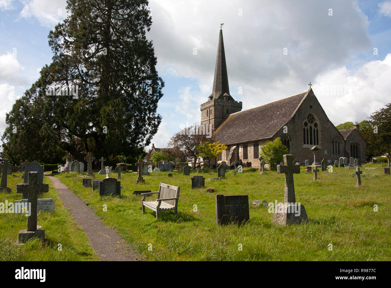 Xi secolo Chiesa della Santa Trinità, Cuckfield, Haywards Heath, West Sussex, in Inghilterra Foto Stock