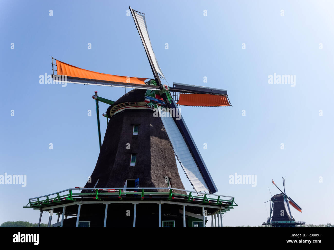 Mulino a vento olandese a Zaanse Schans in Paesi Bassi Foto Stock