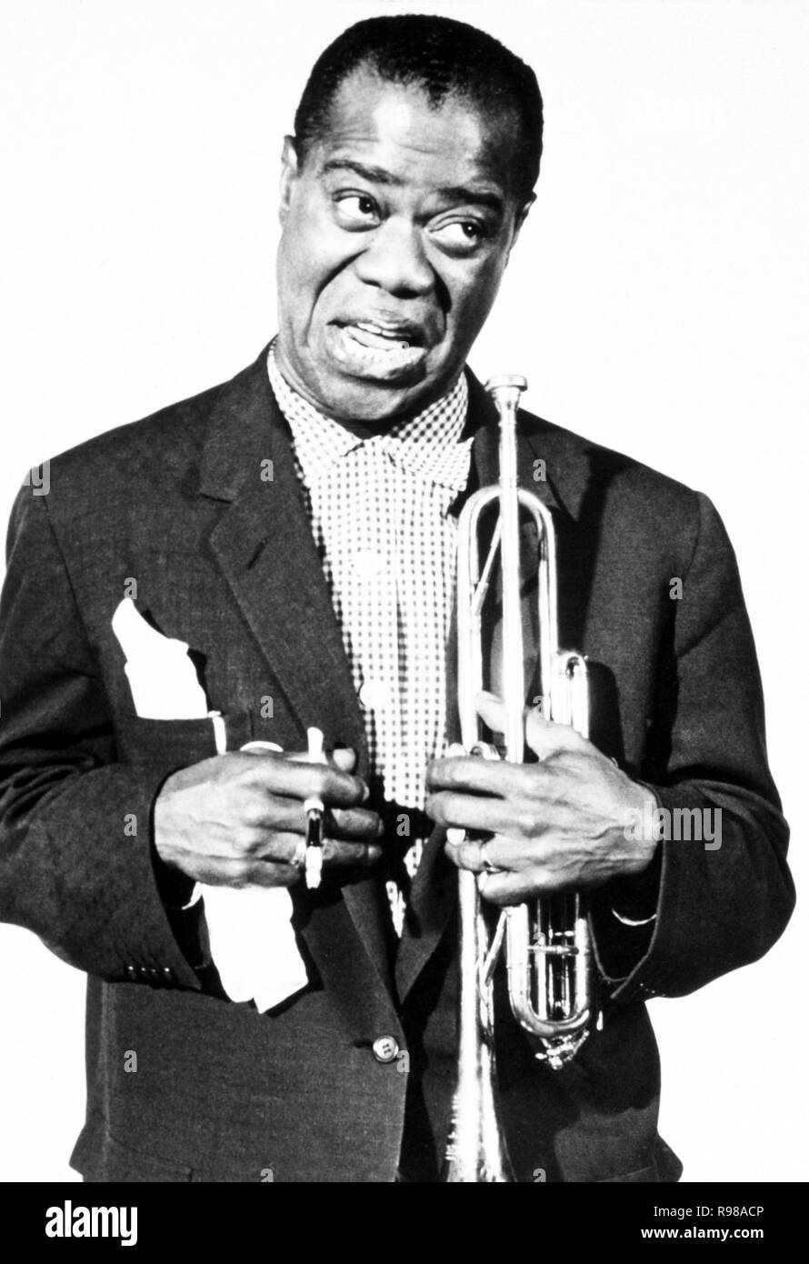 Louis Armstrong, trompetista y cantante estadounidense de jazz. Foto Stock