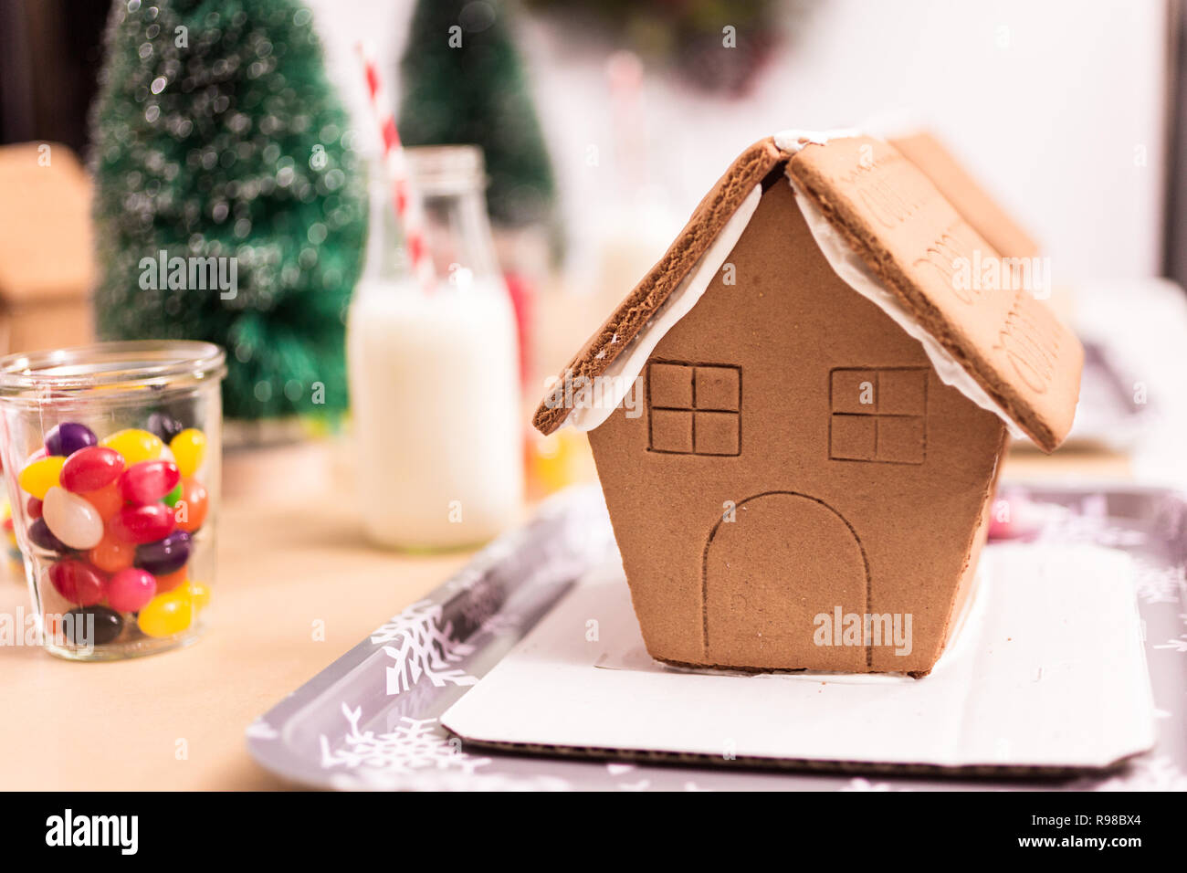 Close up Gingerbread case a kids craft festa di Natale. Foto Stock