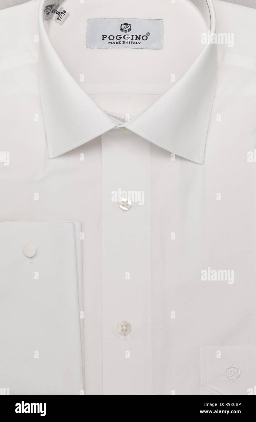 Uomini camicia di imballaggio close-up macro vista dall'alto. Foto Stock