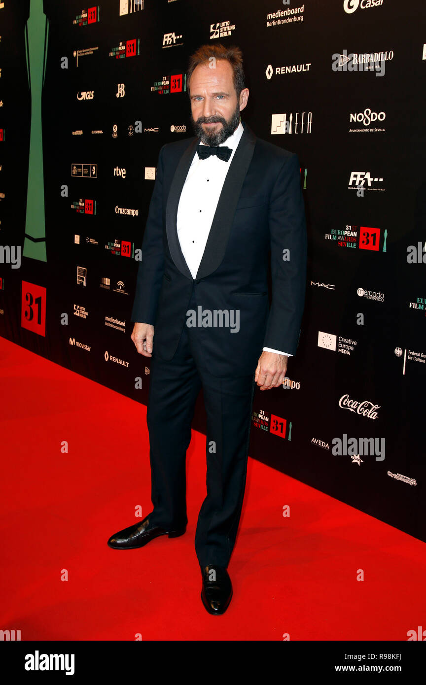 Ralph Fiennes frequentando il trentunesimo European Film Awards presso il Teatro de la Maestranza sul dicembre 15, 2018 a Siviglia, Spagna. Foto Stock