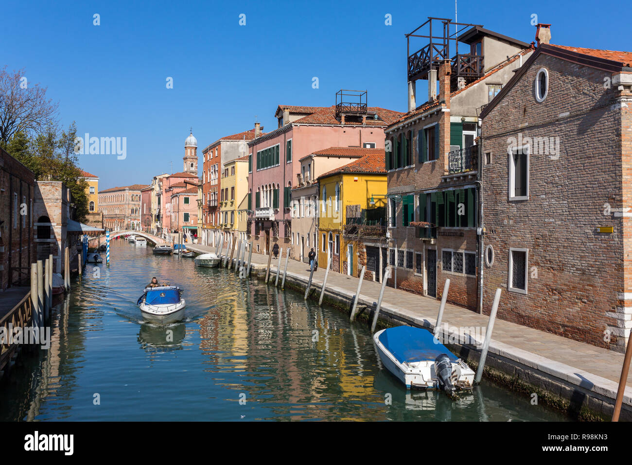 Venezia, Italia - 23 Marzo 2018: vista giorno del canale laterale a Venezia, Italia Foto Stock
