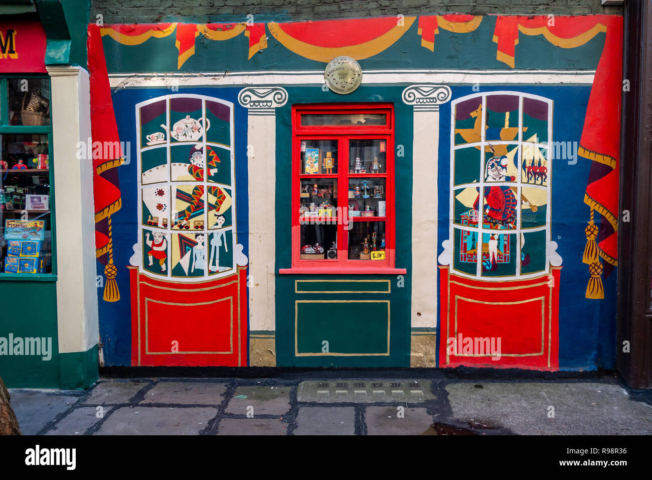 Pollock's Toy Museum Shop frontage in Scala St, Bloomsbury, London W1, Inghilterra Foto Stock