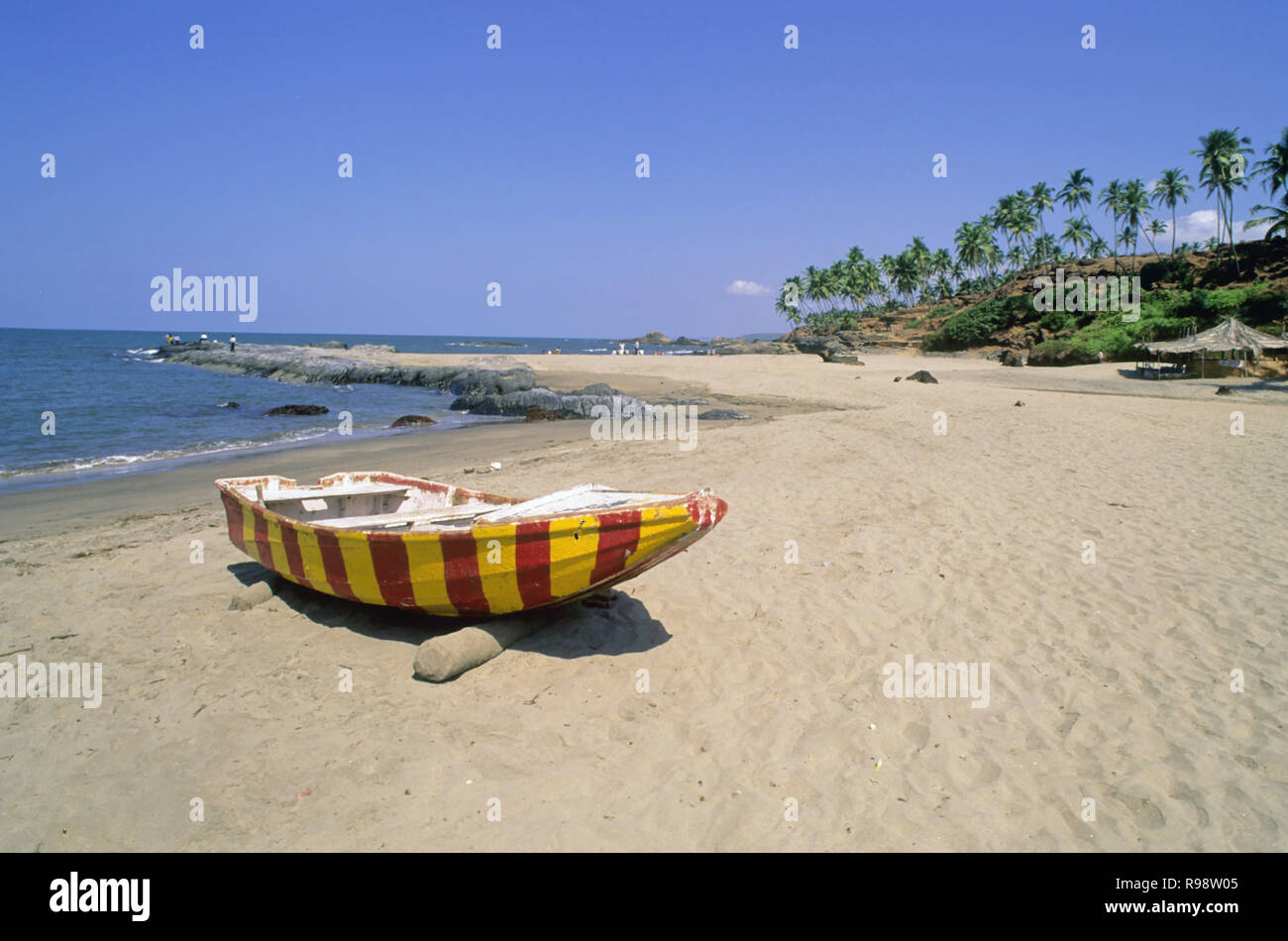 Barca a Kalgut beach, Goa, India Foto Stock