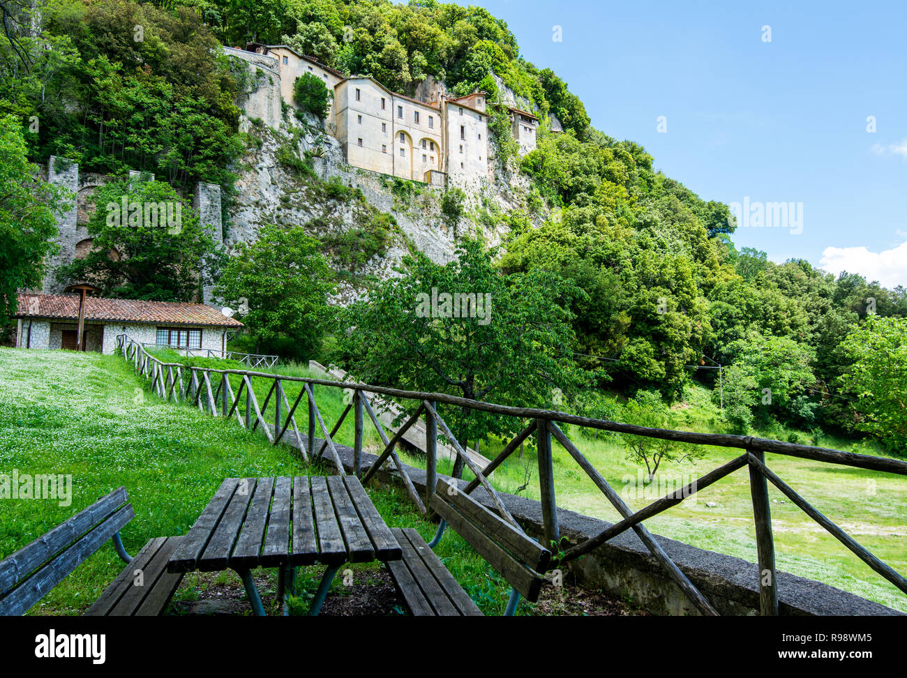 Greccio, Italia. eremo santuario eretto da San Francesco di Assisi nella Valle Sacra. In questo Monastero il santo ha dato i natali al primo soggiorno nat Foto Stock
