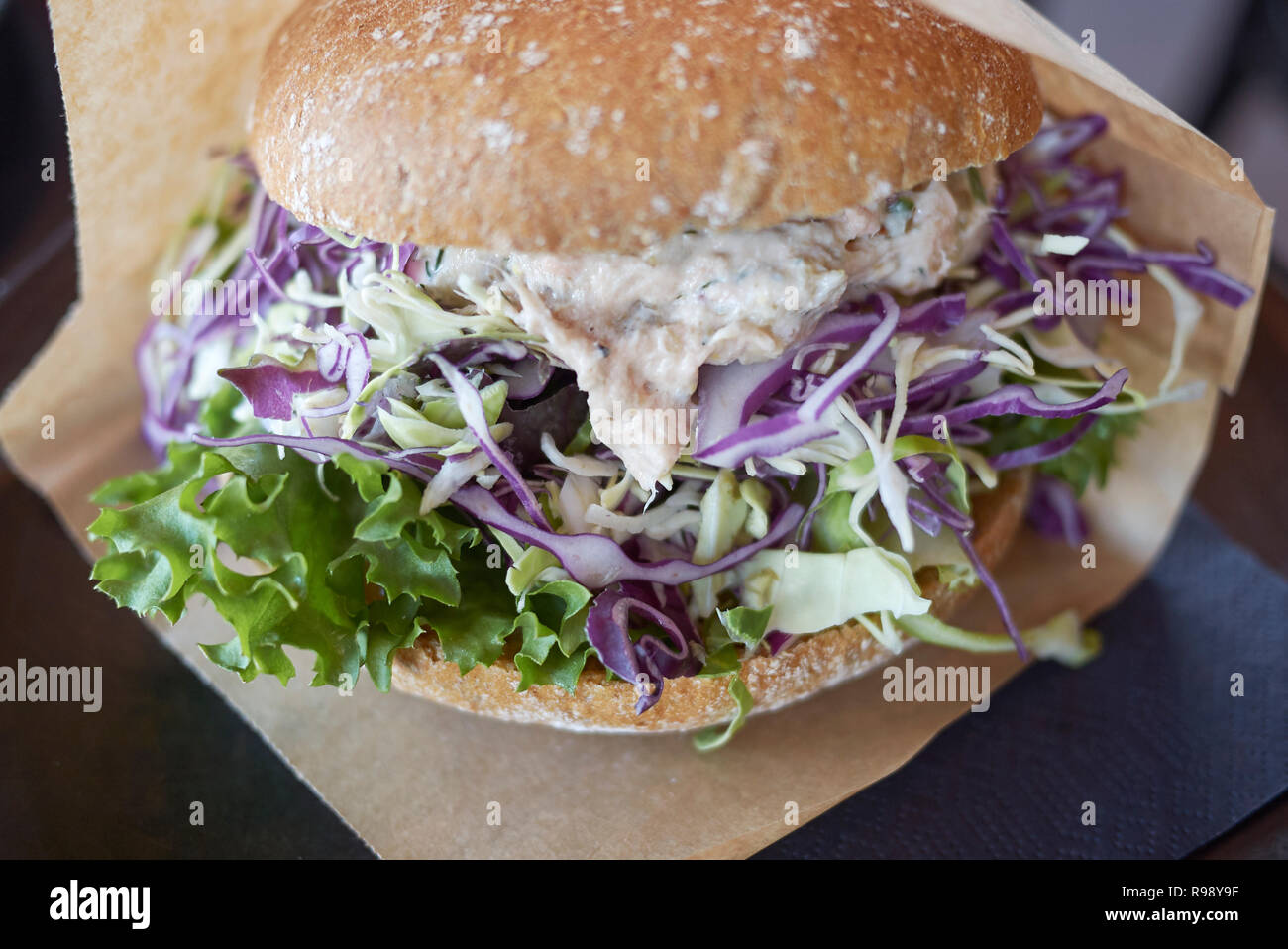 Sandwich con un rillette a freddo affumicato e hot-salmone affumicato Foto Stock