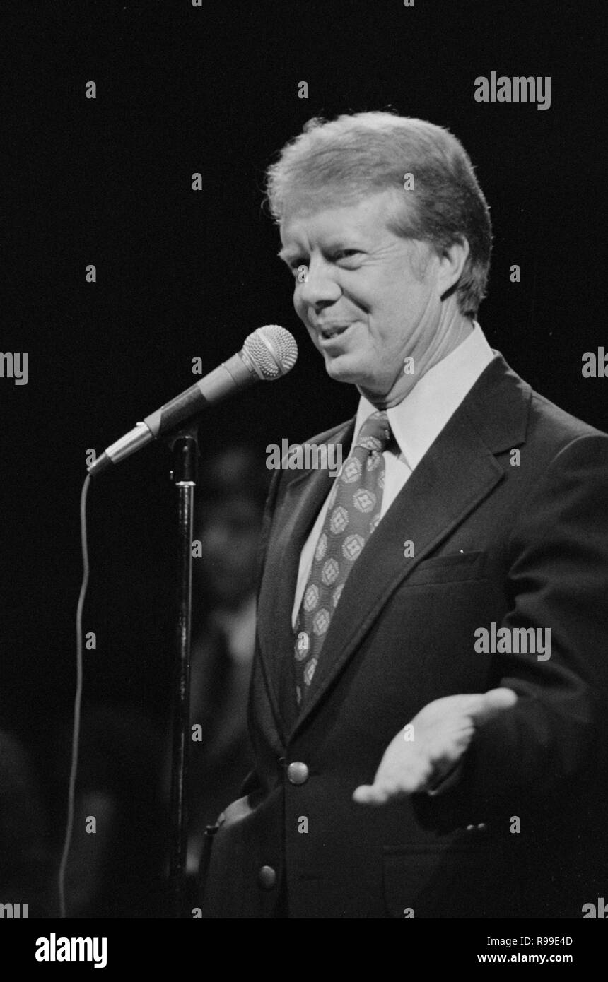 Jimmy Carter parlando a Brooklyn College interruzione della campagna di New York. 1976 Sett. 7 Foto Stock