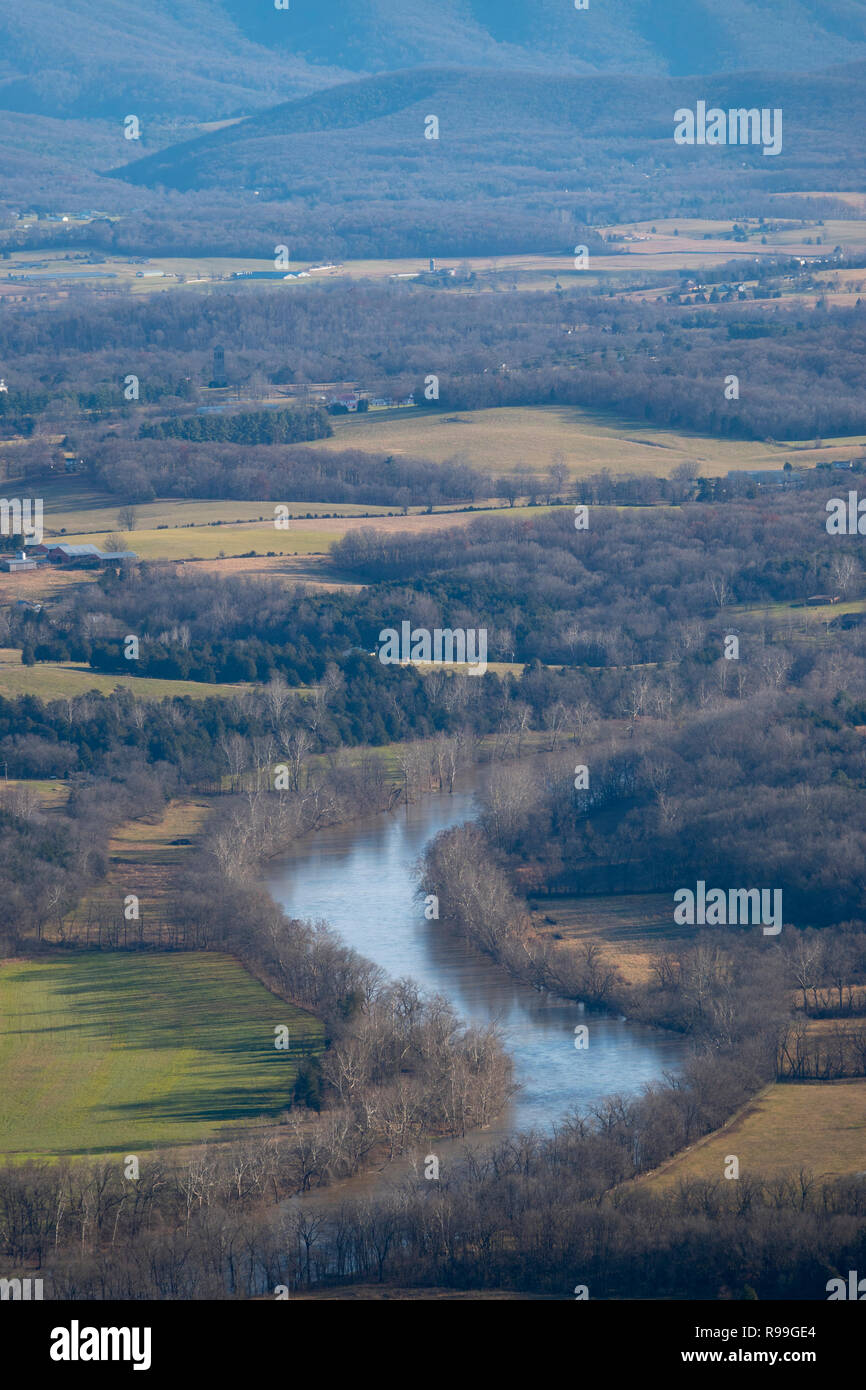 Stati Uniti Virginia Luray forcella a sud del fiume Shenandoah che attraversano la Shenandoah Valley in inverno Foto Stock