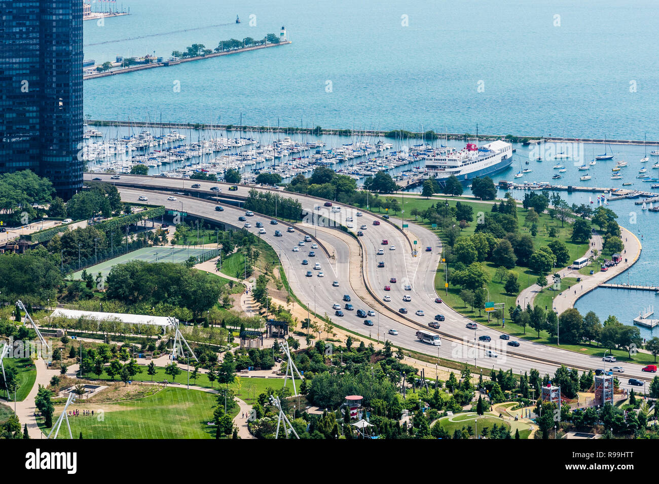 Vista aerea del Lake Shore Drive e il Lago Michigan Foto Stock