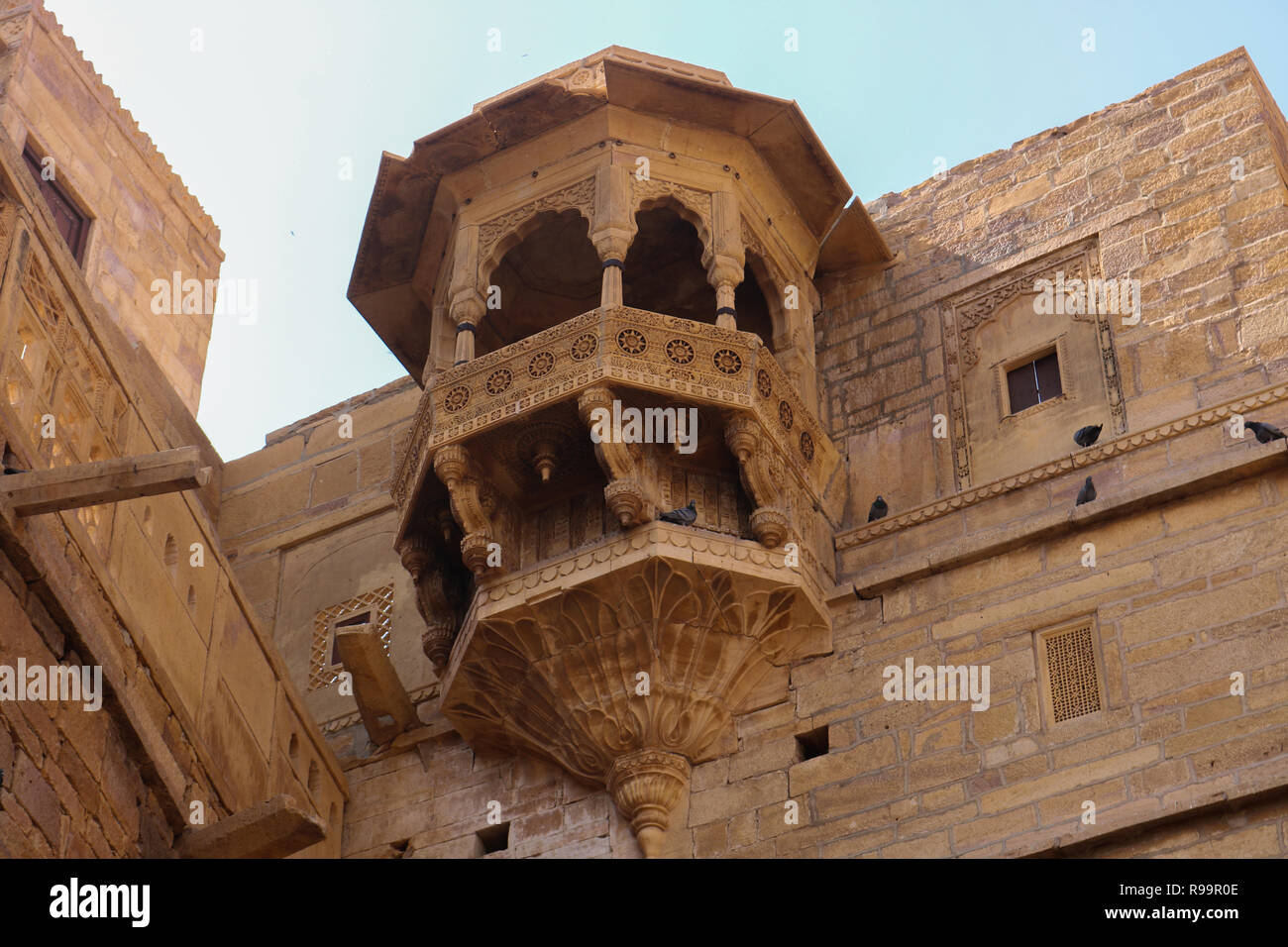 Patwon Ki Haveli, Jaisalmer, Rajasthan, India. Il primo tra questi havelis è stato commissionato e costruito nell'anno 1805 da Guman Chand Patwa. Foto Stock