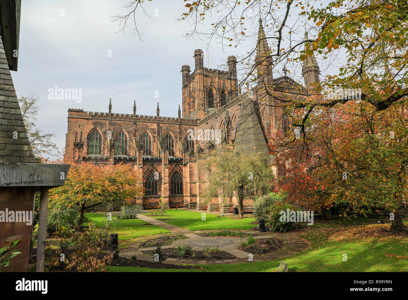 Chester Cathedral, dedicato a Cristo e alla Vergine Maria, una chiesa di Inghilterra cattedrale di Chester, il capoluogo della contea di Cheshire, Inghilterra, Regno Unito Foto Stock