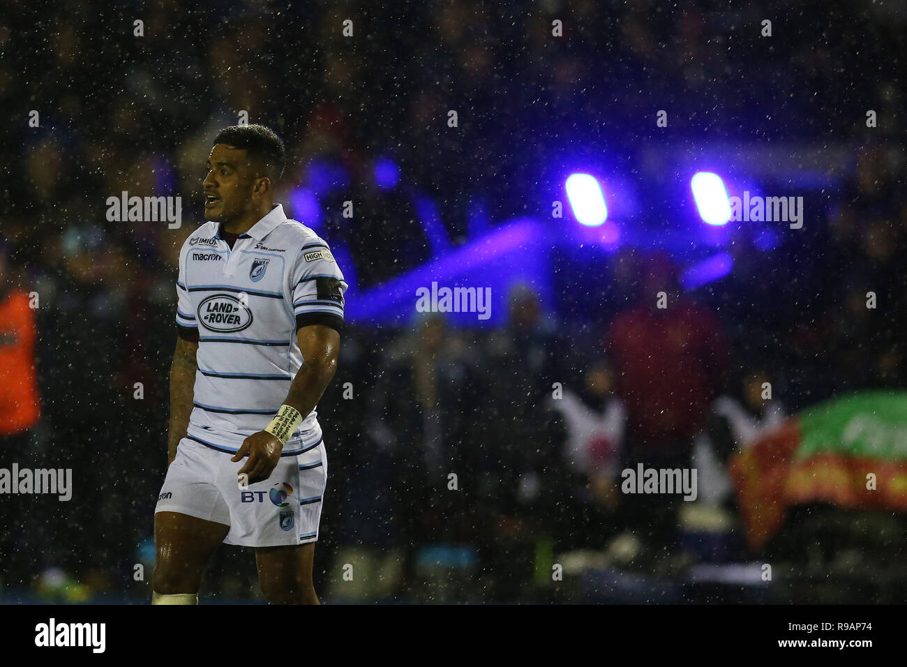 Cardiff Wales, Regno Unito, 21 dicembre 2018. Rey Lee-Lo di Cardiff Blues guarda a. Guinness Pro14 partita di rugby, Cardiff Blues v draghi al BT Sport Cardiff Arms Park di Cardiff venerdì 21 dicembre 2018. Questa immagine può essere utilizzata solo per scopi editoriali. Solo uso editoriale. pic da Andrew Orchard/Andrew Orchard fotografia sportiva/Alamy Live news Foto Stock
