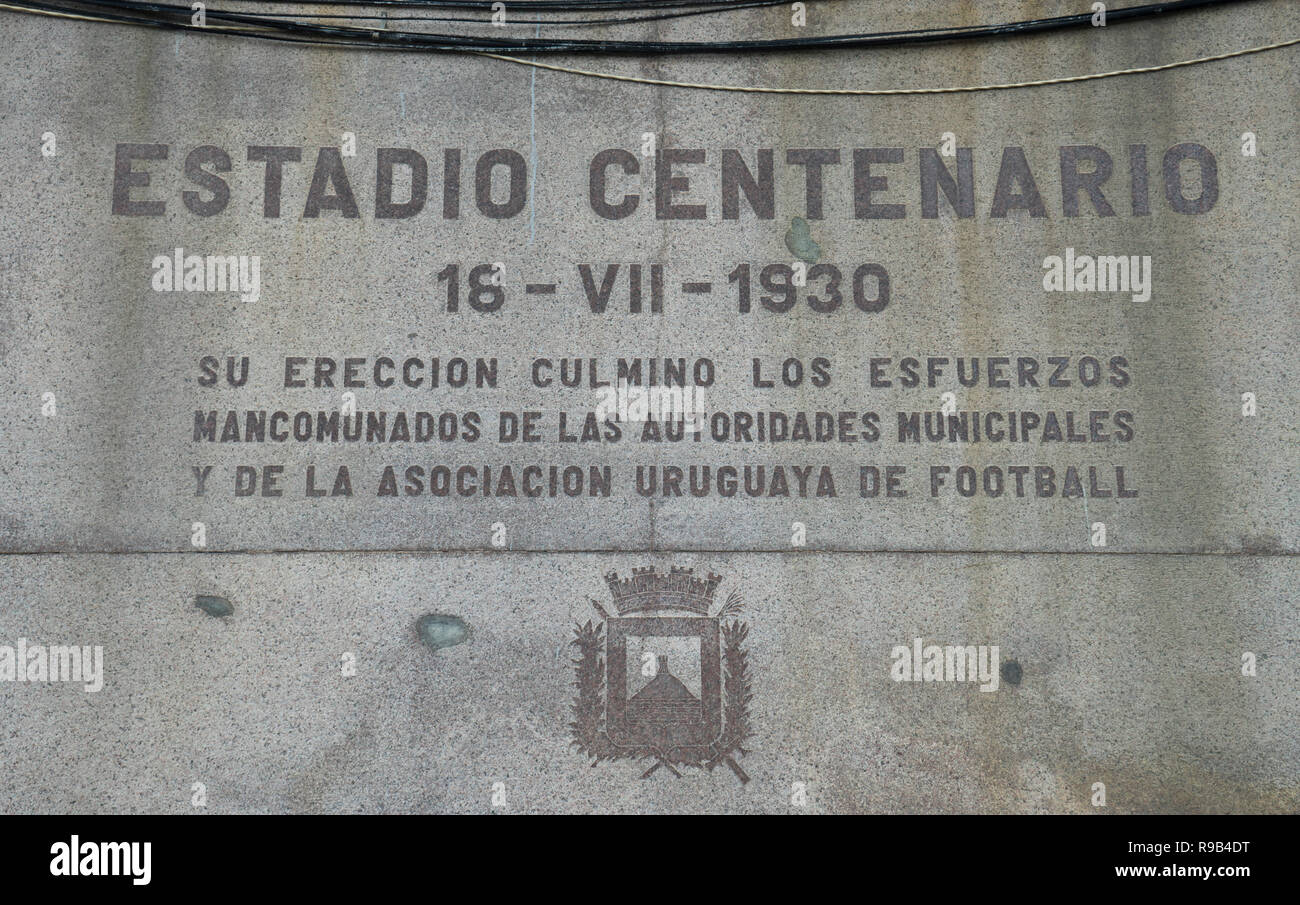 Monumento alla Coppa del Mondo di calcio che l'URUGUAY ha vinto due volte nel 1930 e 1950. ESTADIO CENTENARIO, Montevideo, Uruguay,AMERICA DEL SUD Foto Stock