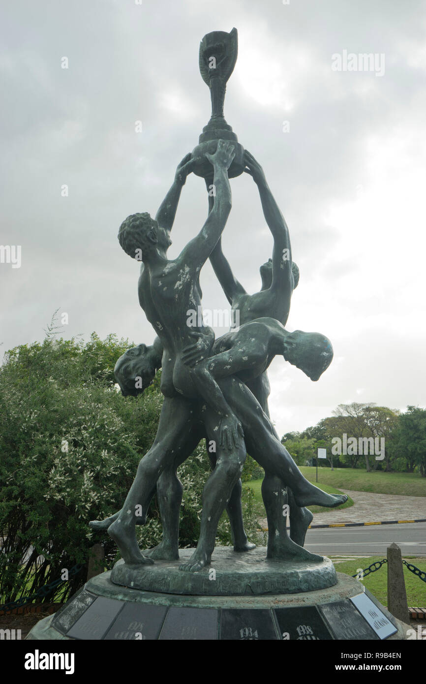 Monumento alla Coppa del Mondo di calcio che l'URUGUAY ha vinto due volte nel 1930 e 1950. ESTADIO CENTENARIO, Montevideo, Uruguay,AMERICA DEL SUD Foto Stock