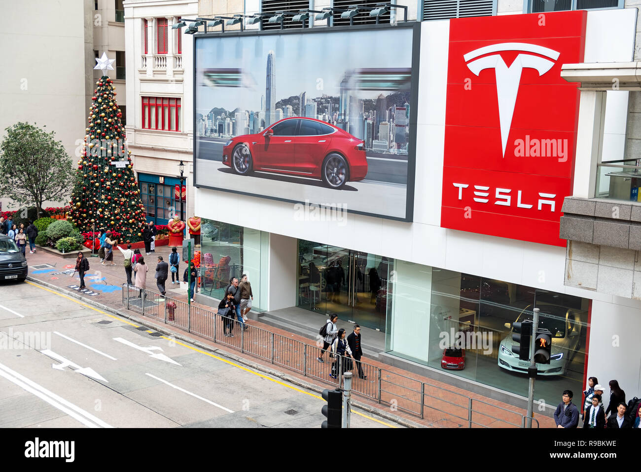 American Electric Company car Tesla Motors official store showroom in Hong Kong Foto Stock