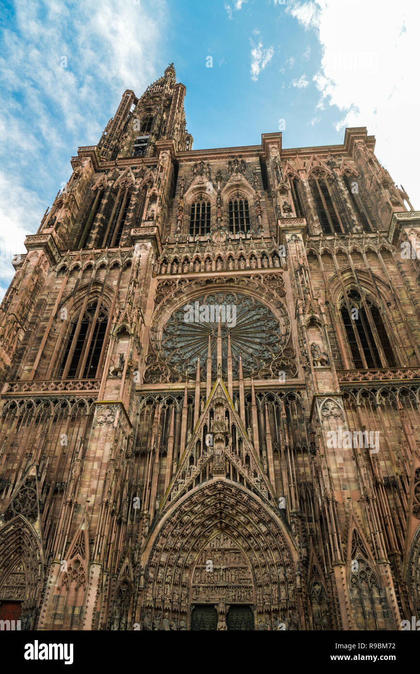 Facciata della cattedrale di Strasburgo, Francia Foto Stock