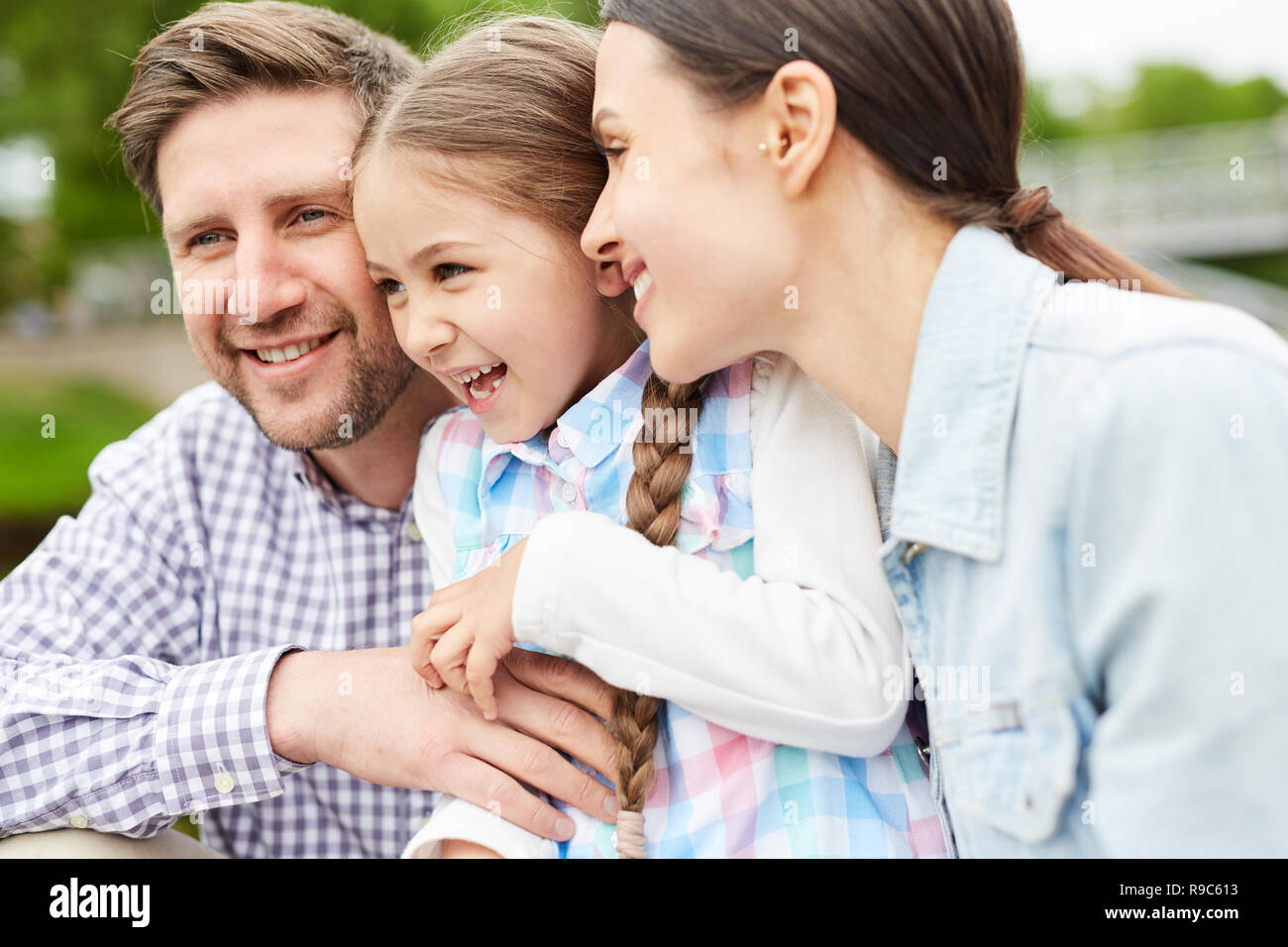 Famiglia visitando park Foto Stock