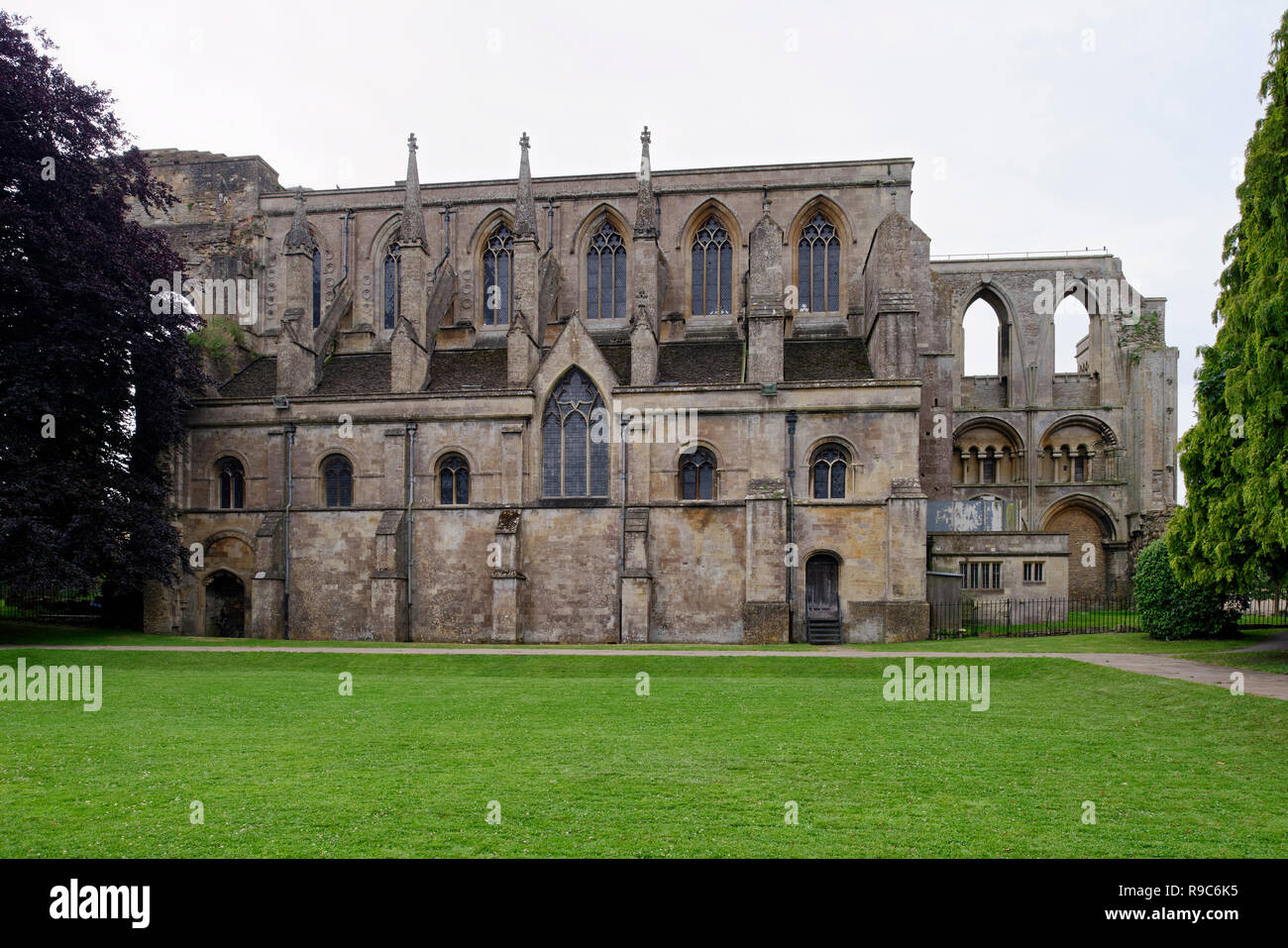 San Paolo Chiesa abbaziale & i resti dell'abbazia benedettina, Malmesbury, Wiltshire Foto Stock