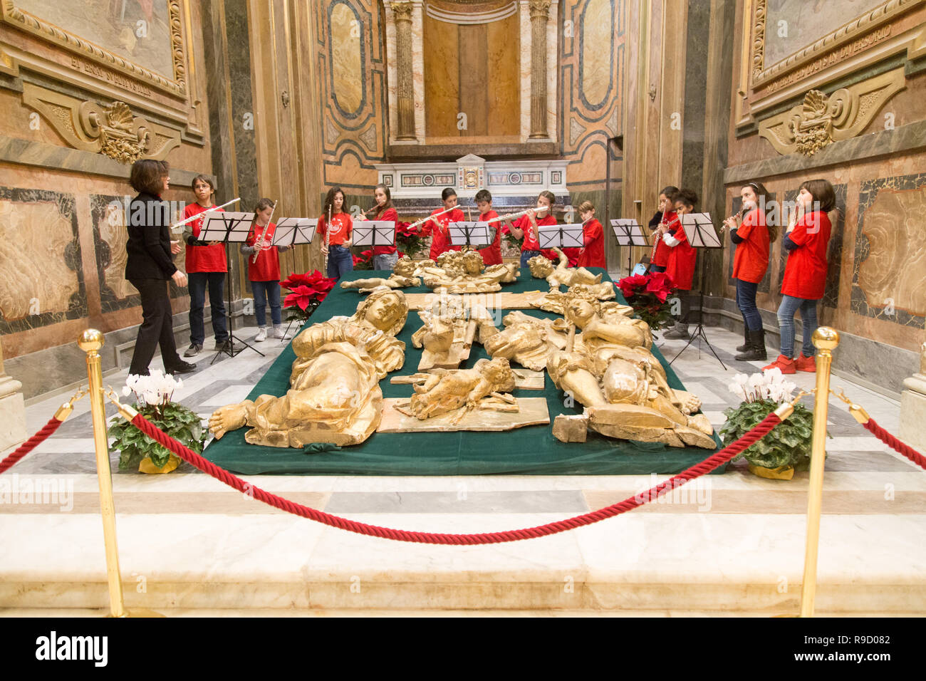 Roma, Italia. Xxi Dec, 2018. Presepe in legno scena, realizzato agli inizi del XVII secolo da Giovan Battista Montano Credito: Matteo Nardone/Pacific Press/Alamy Live News Foto Stock