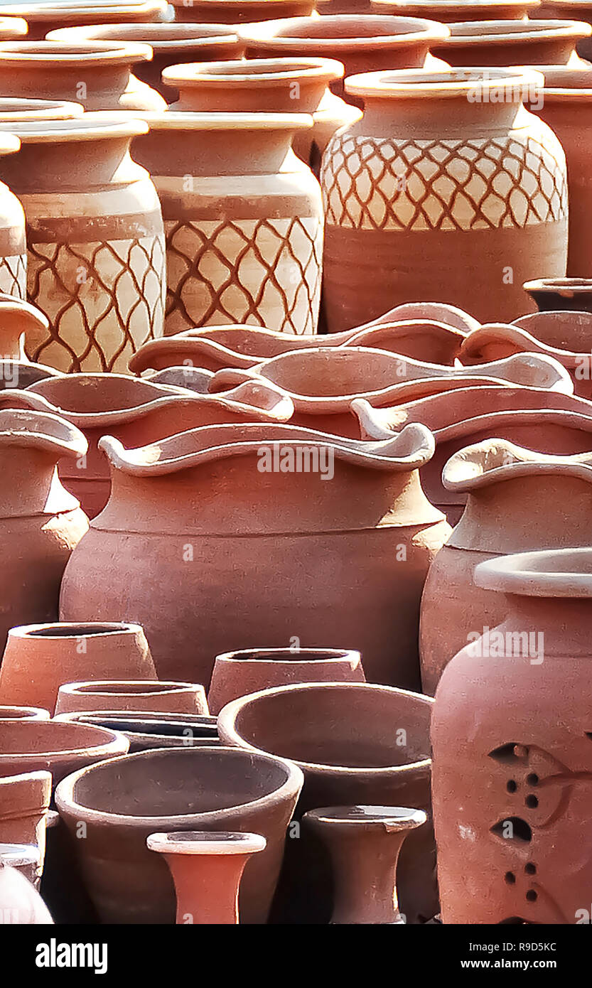 Vari tipi di terracotta e vasi di ceramica, Johannesburg, Sud Africa Foto  stock - Alamy