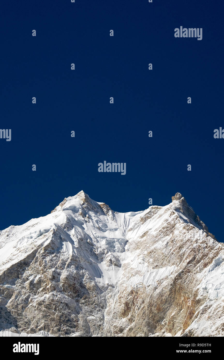Il vertice di Manaslu, il mondo ottava più alta montagna, nel Nepal Himalaya Foto Stock