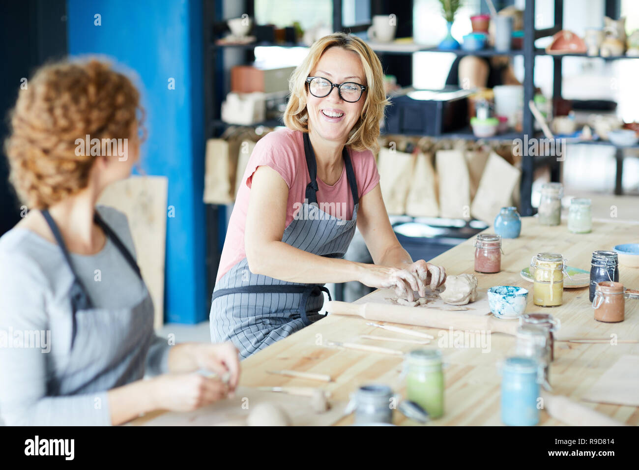 Corso di ceramica artigianale Foto Stock