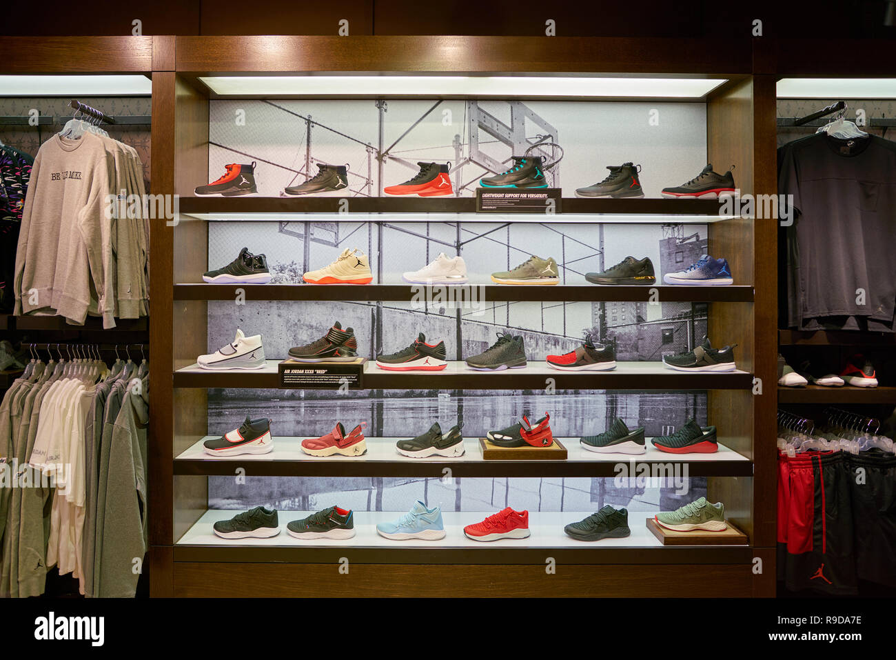Foot locker milano scarpe hotsell