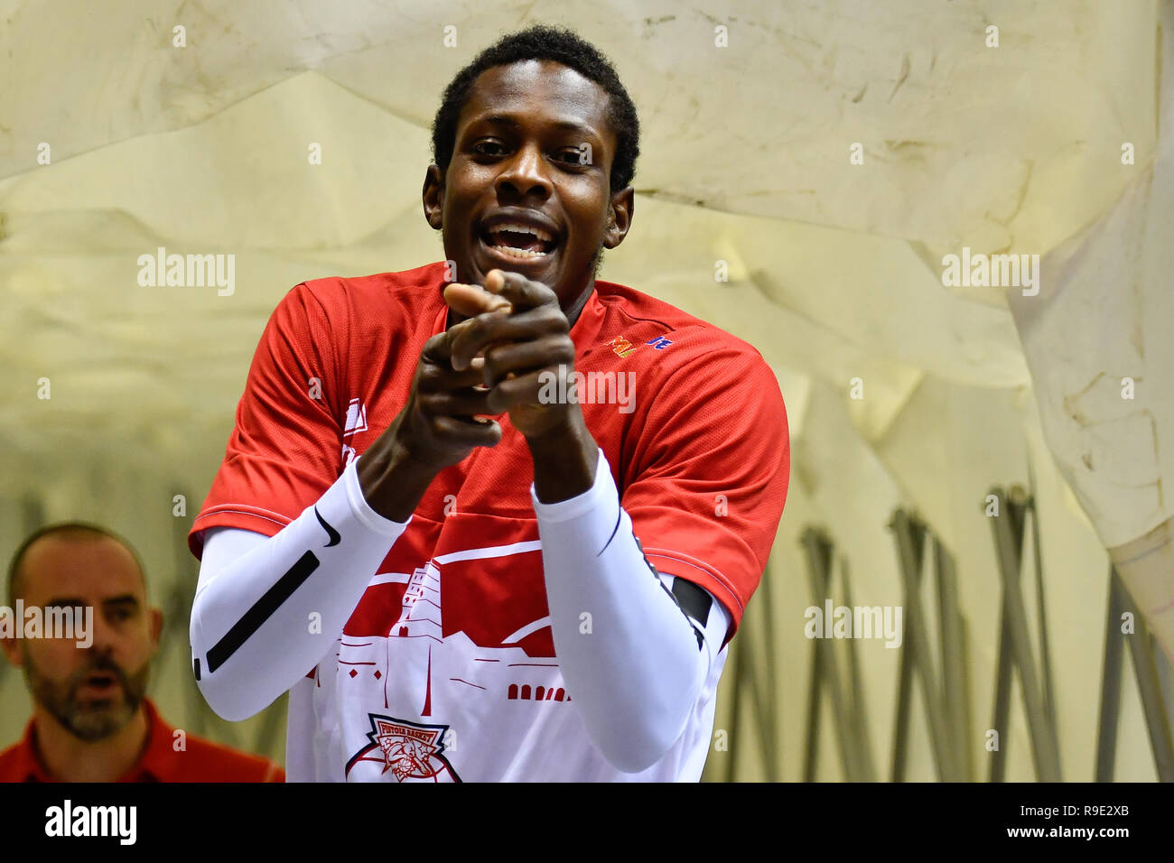 Torino, Italia. 23 Dic, 2018. Ousman Krubally Oriora (Pistoia) durante la lega BASKET SERIE A pallacanestro 2018/19 match tra FIAT AUXILIUM TORINO vs ORIORA PISTOIA al PalaVela il 23 dicembre, 2018 a Torino, Italia. Credito: FABIO PETROSINO/Alamy Live News Foto Stock