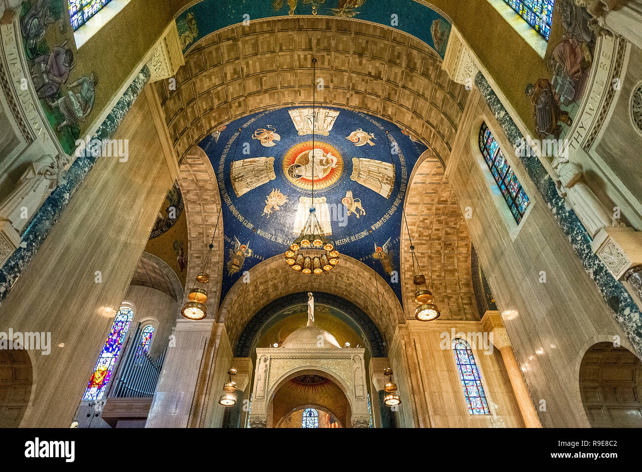 Interno della Basilica del Santuario Nazionale dell Immacolata Concezione a Washington DC, Stati Uniti d'America. Foto Stock