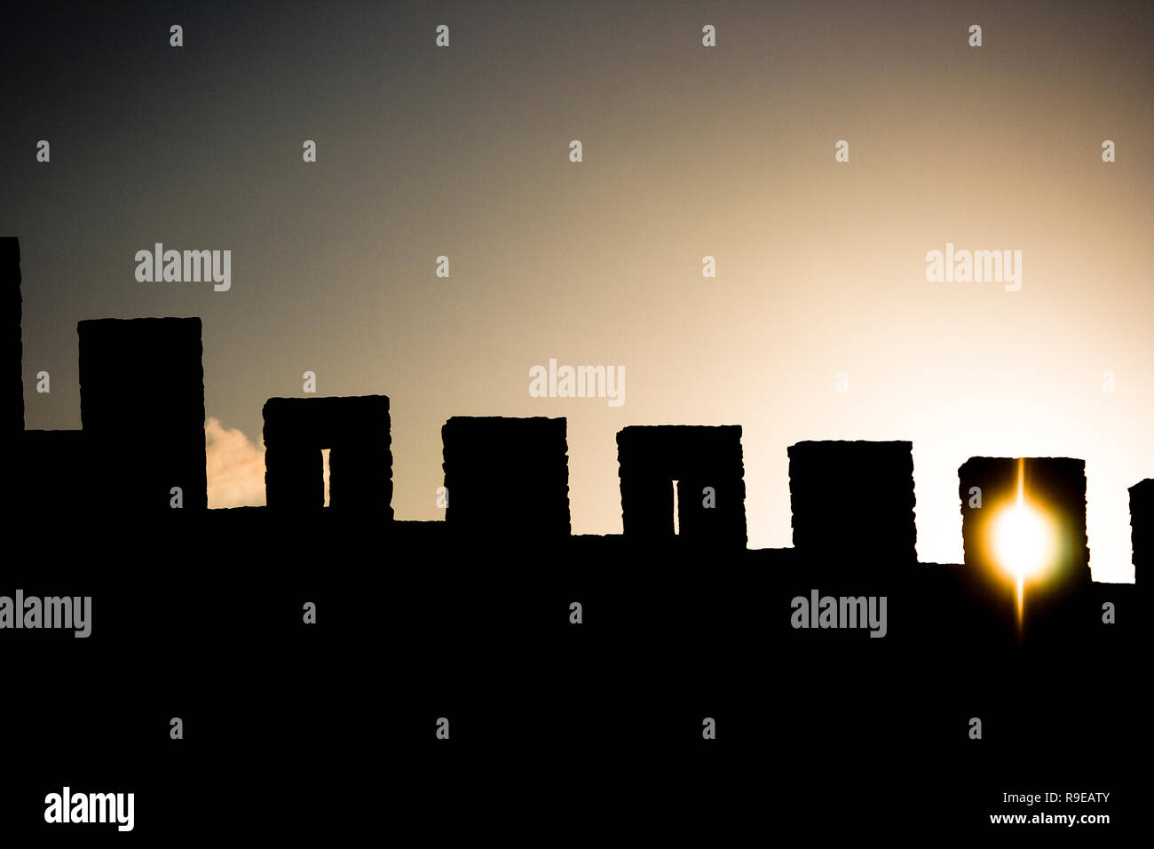 Il castello di Óbidos con tramonto Foto Stock