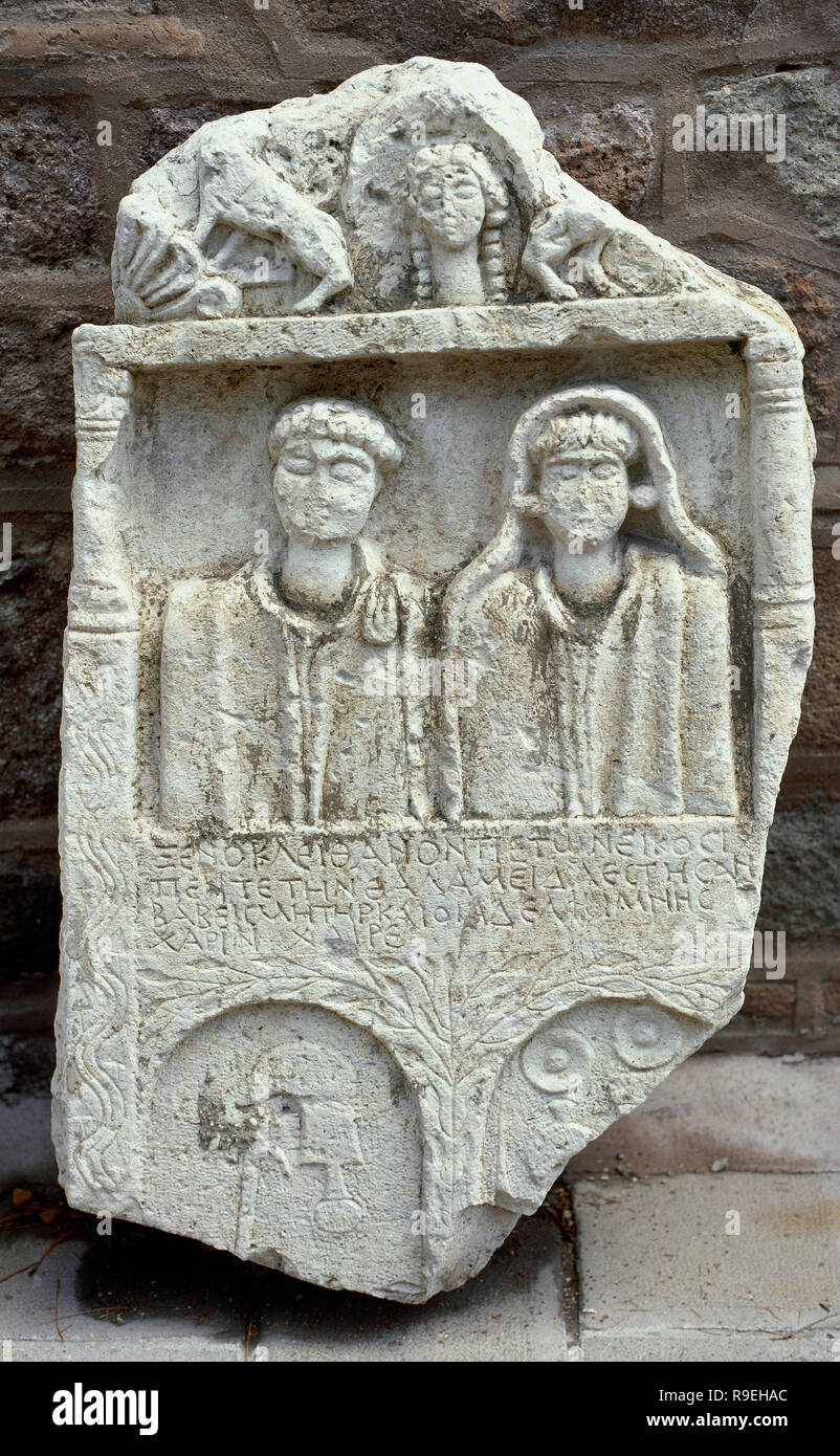 Roman stele funerarie. Rilievo raffigurante il ritratto di due coniugi defunti. Museo delle Civiltà Anatoliche. Ankara, Turchia. Foto Stock