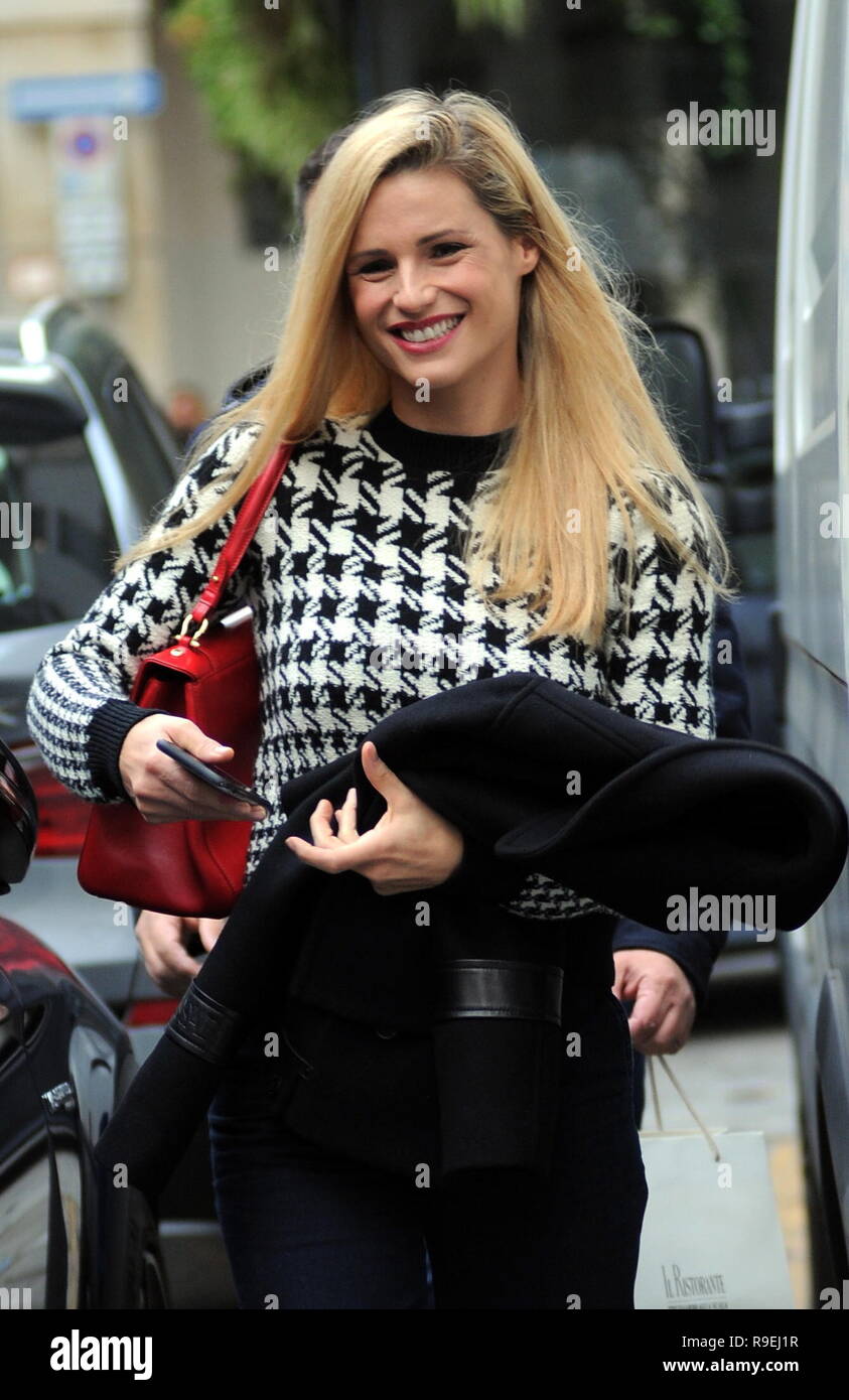 Michelle Hunziker fuori e circa a Milano con: Michelle Hunziker Dove: Milano, Italia Quando: 21 Nov 2018 Credit: IPA/WENN.com * * disponibile solo per la pubblicazione in UK, USA, Germania, Austria, Svizzera** Foto Stock