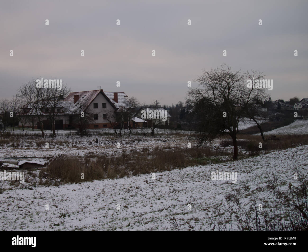 Coperta di neve house e il bellissimo paesaggio - STAGIONE INVERNALE - Natale Foto Stock