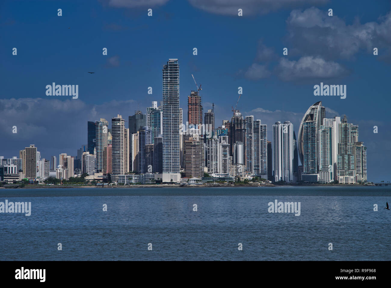 Panama City, enormi grattacieli cityscape Foto Stock