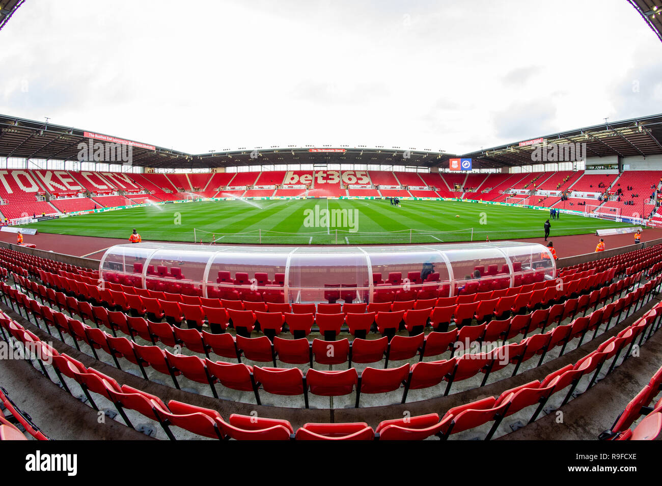Il 22 dicembre 2018, Bet 365 Stadium, Stoke-on-Trent, Inghilterra; Sky scommessa campionato, Stoke City vs Millwall ; la scommessa 365 Stadium prima che il credito di gioco: Richard Long/News immagini English Football League immagini sono soggette a licenza DataCo Foto Stock
