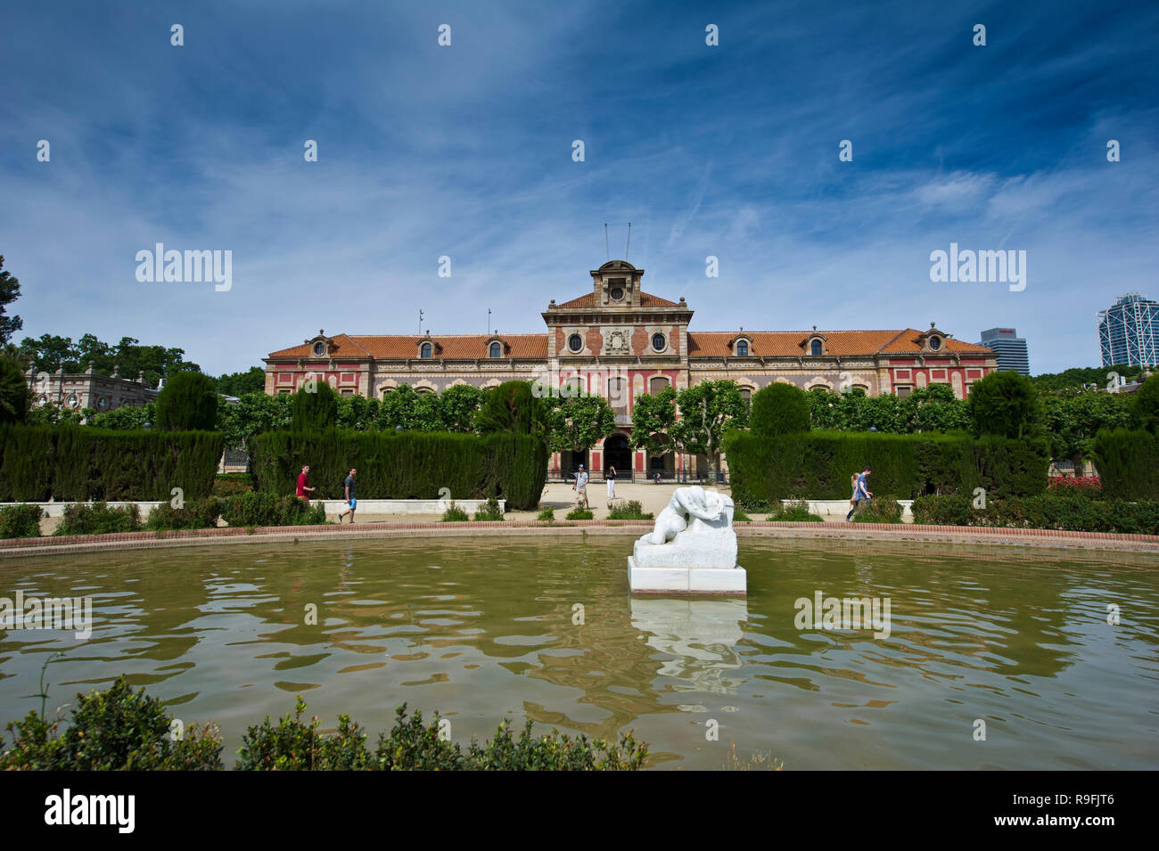 Il Parlamento della Catalogna è un edificio situato nel Parc de la Ciutadella, Barcellona, Spagna Foto Stock