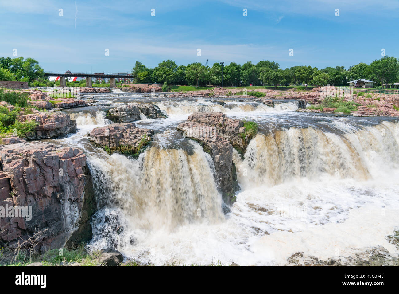 Il parco delle cascate lungo il grande fiume Sioux in Sioux Falls South Dakota Foto Stock